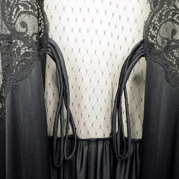Vintage Patricia Black Lace Nightgown & Robe Set Gothic Morticia Wednesday Style - Picture 9 of 13